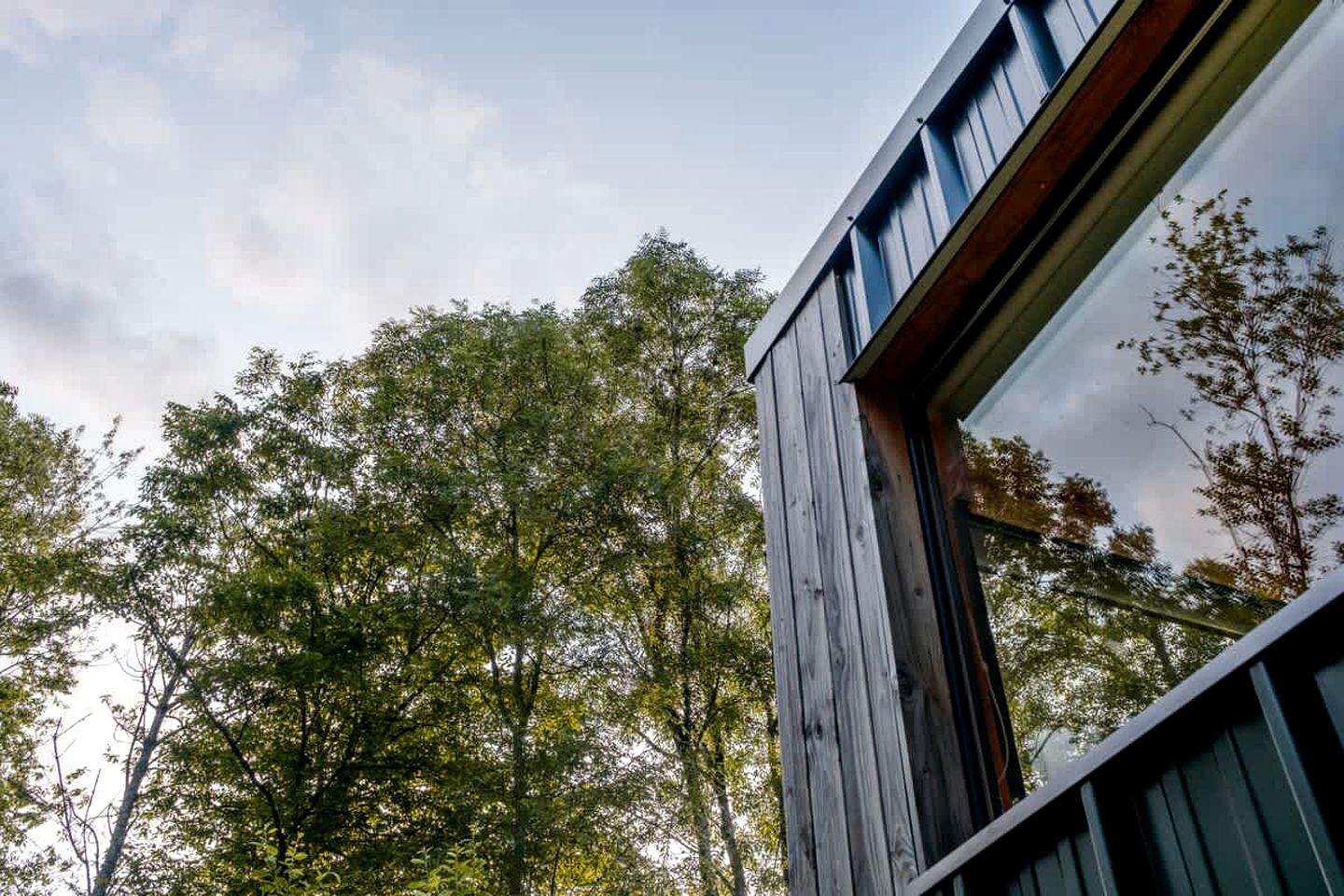Immersive Glass Tiny House with Panoramic Nature Views near Morvan Regional Natural Park, Côte-d’Or