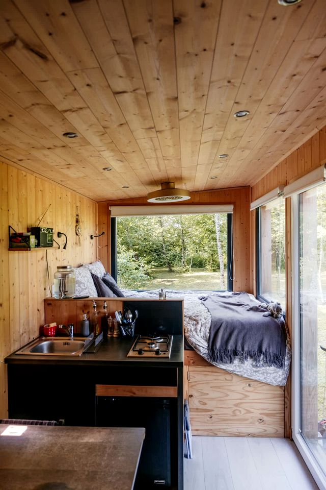 Immersive Glass Tiny House with Panoramic Nature Views near Morvan Regional Natural Park, Côte-d’Or