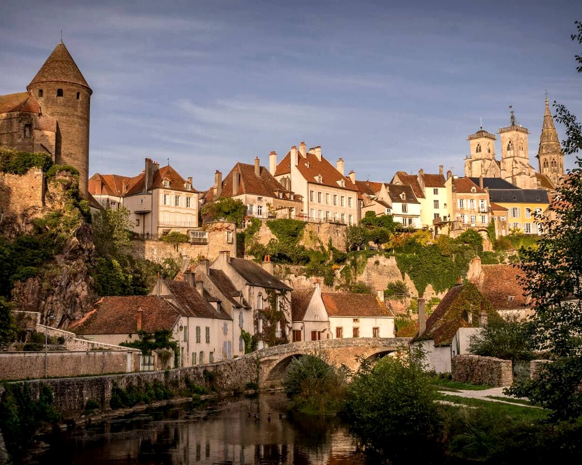 Immersive Glass Tiny House with Panoramic Nature Views near Morvan Regional Natural Park, Côte-d’Or