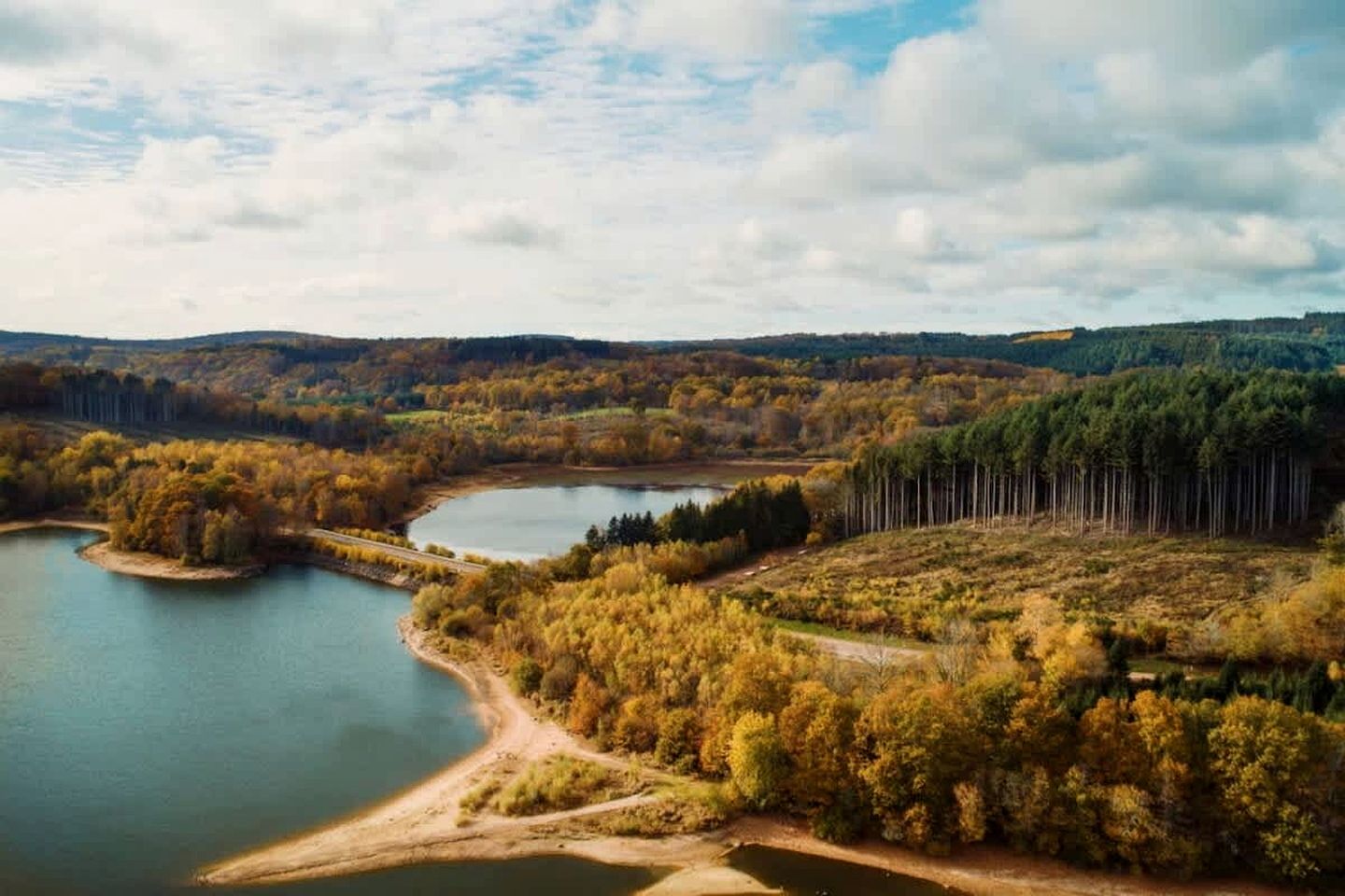 Immersive Glass Tiny House with Panoramic Nature Views near Morvan Regional Natural Park, Côte-d’Or