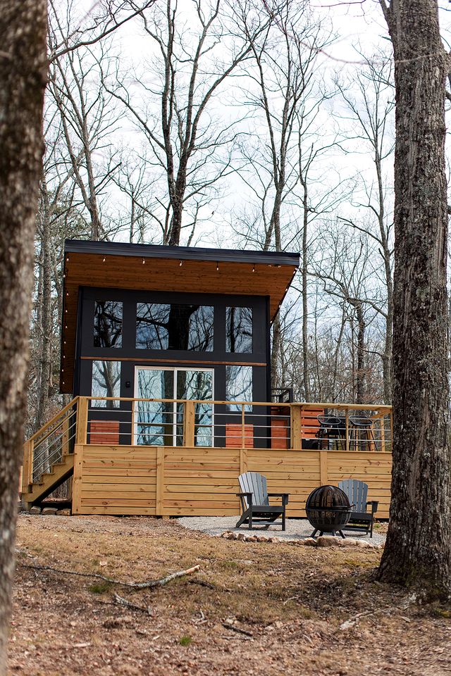 Cozy Secluded Studio Chalet with Outdoor Shower & Scenic Brow Views near Cloudland Canyon State Park, Menlo, Georgia