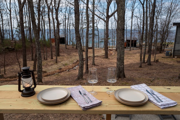 Moss Rock Chalet | Menlo, Georgia | Glamping Hub