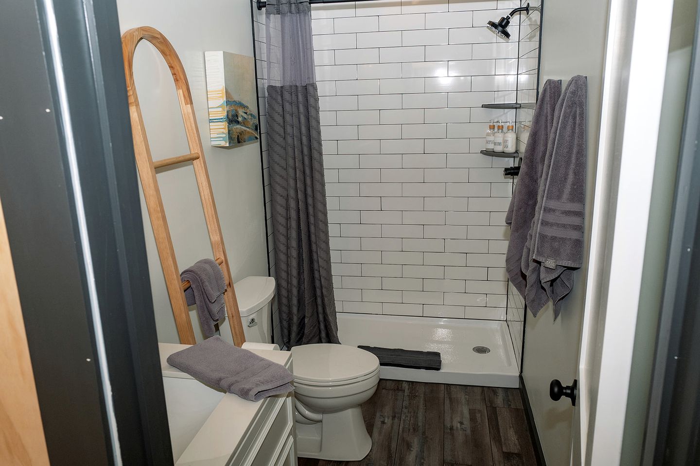 Cozy Secluded Studio Chalet with Outdoor Shower & Scenic Brow Views near Cloudland Canyon State Park, Menlo, Georgia