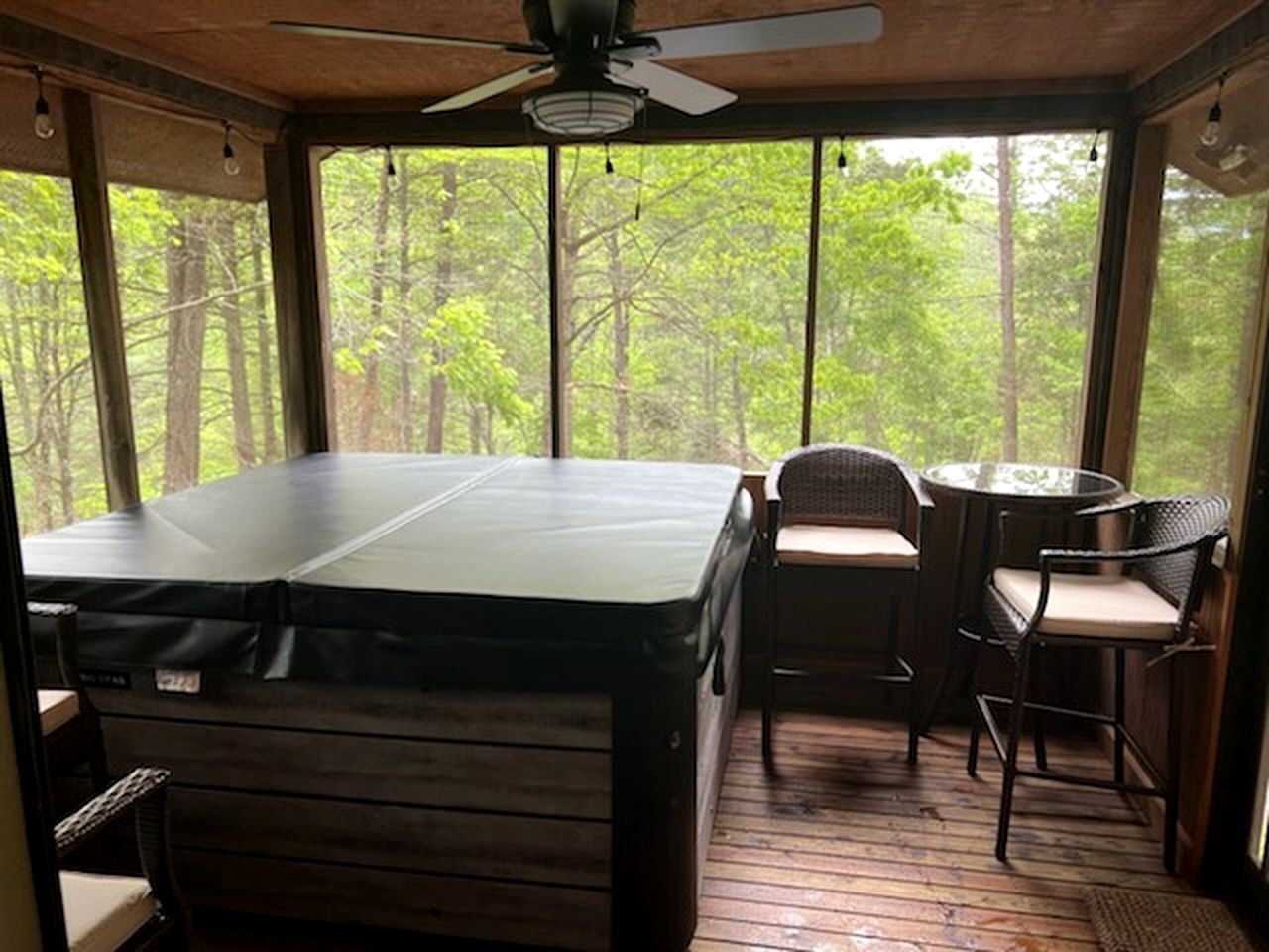 Lovely Glamping Getaways in this Comfortable Cabin Rental in Tennessee