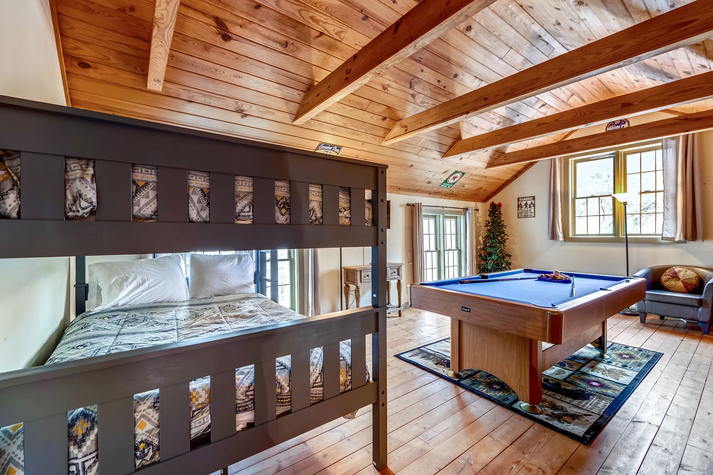 Lovely Glamping Getaways in this Comfortable Cabin Rental in Tennessee