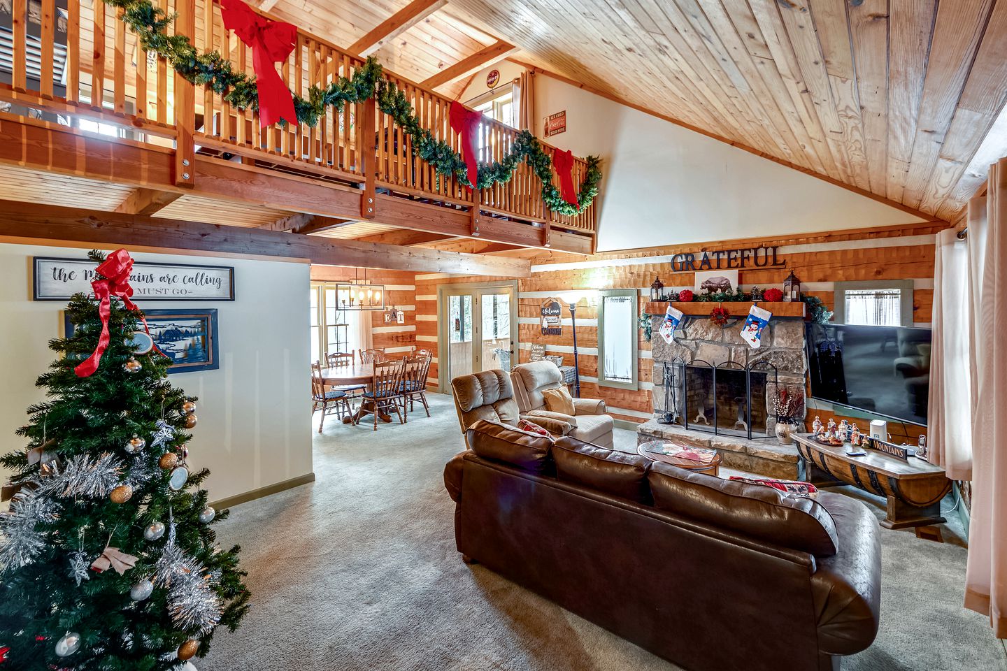 Lovely Glamping Getaways in this Comfortable Cabin Rental in Tennessee