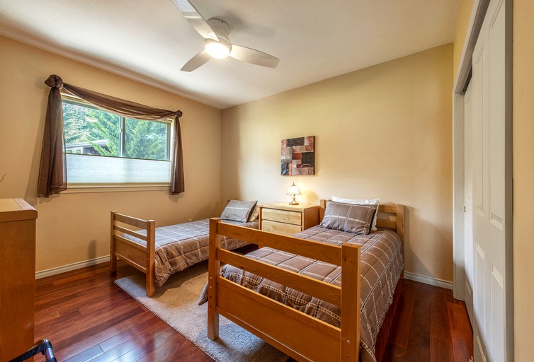 Cabins (United States of America, Parkdale, Oregon)