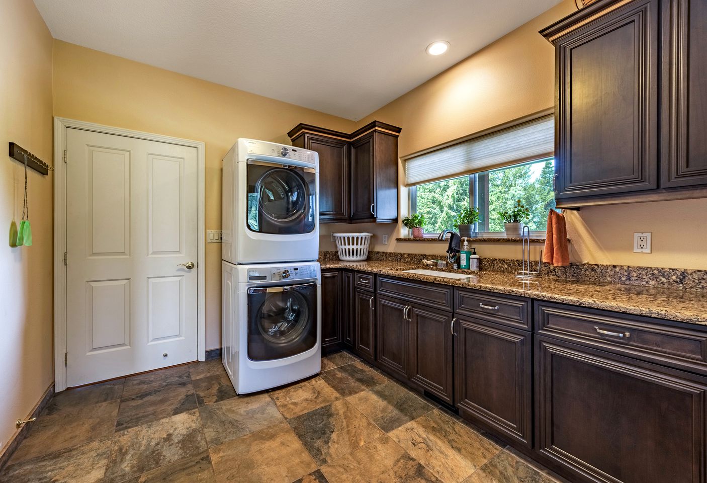 Luxurious Cabin with Hot-tub in Parkdale, Oregon