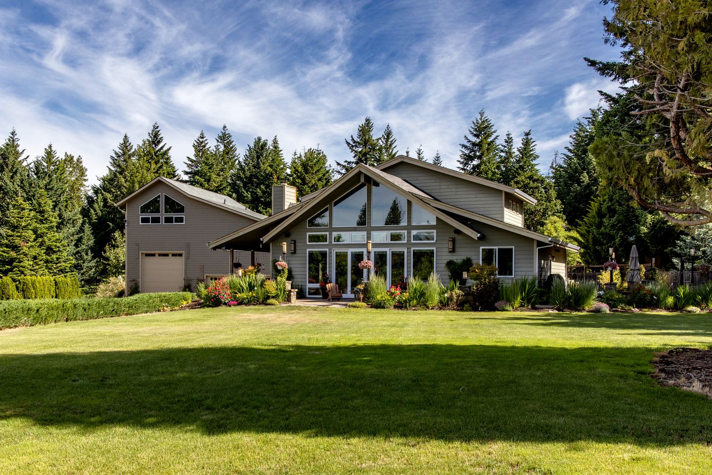 Luxurious Cabin with Hot-tub in Parkdale, Oregon