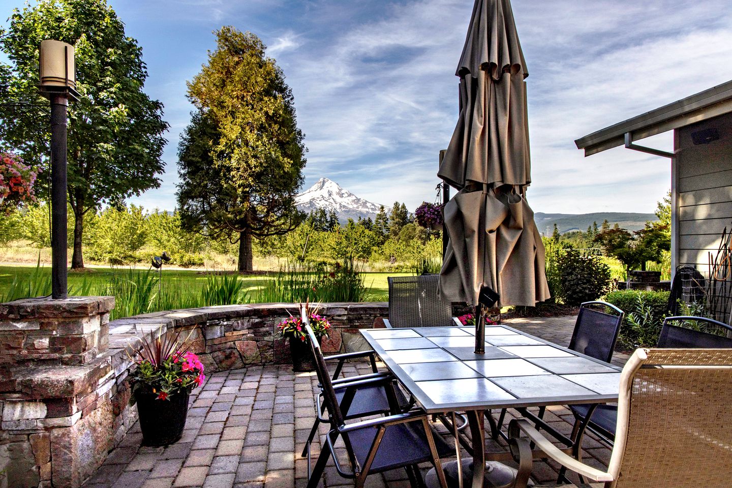 Luxurious Cabin with Hot-tub in Parkdale, Oregon