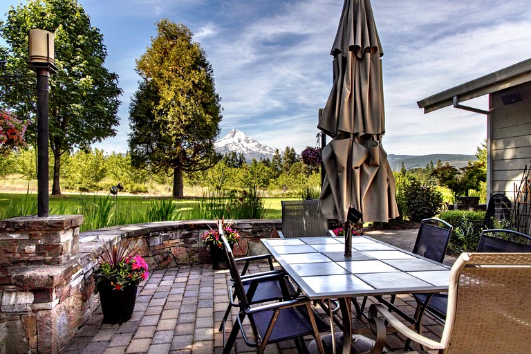 Cabins (United States of America, Parkdale, Oregon)