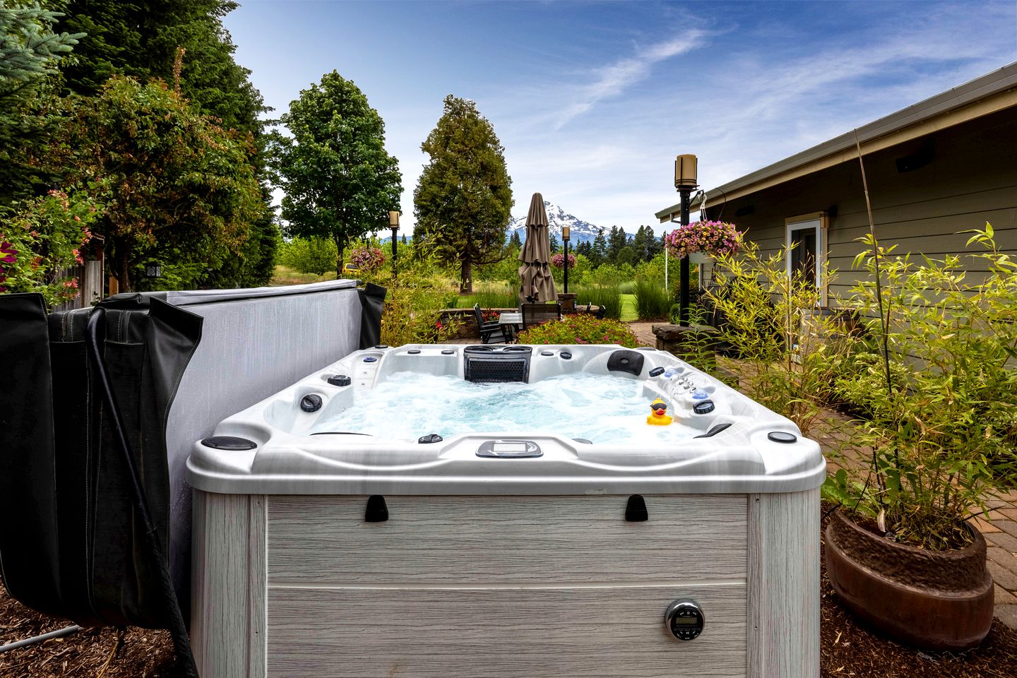 Luxurious Cabin with Hot-tub in Parkdale, Oregon