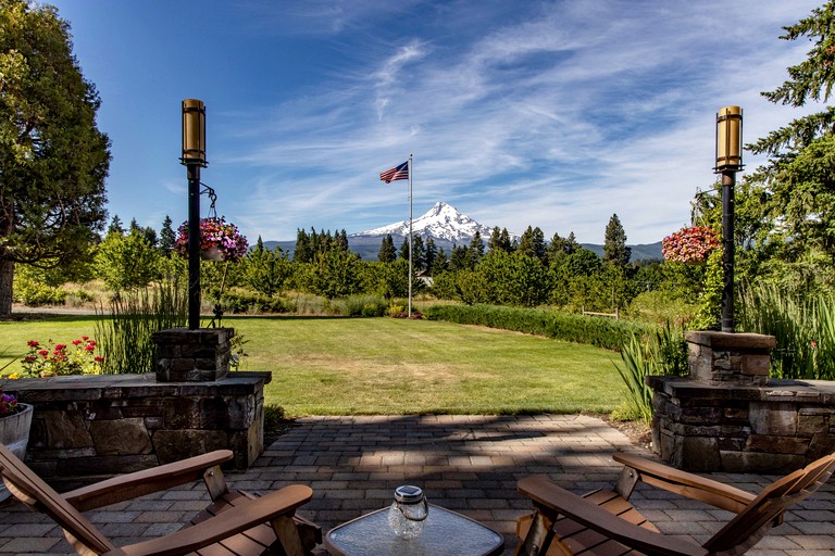 Cabins (United States of America, Parkdale, Oregon)