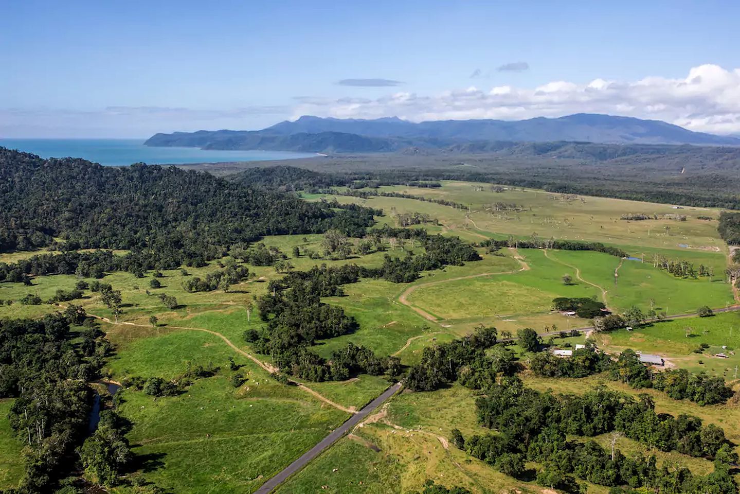 Secluded Cabin with Modern Amenities near Cedar Bay National Park, Australia