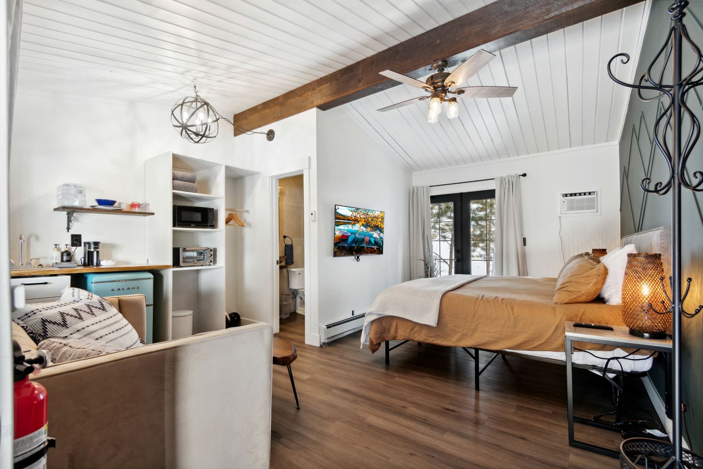 Scenic Lodge Suite with Steam Shower & Hot Tub near Estes Park, Ferncliff Colorado