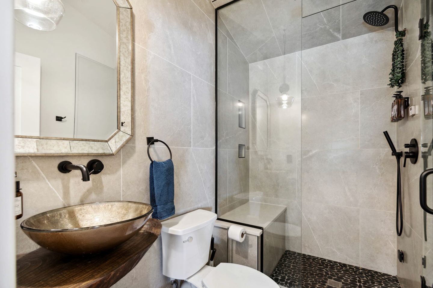 Scenic Lodge Suite with Steam Shower & Hot Tub near Estes Park, Ferncliff Colorado