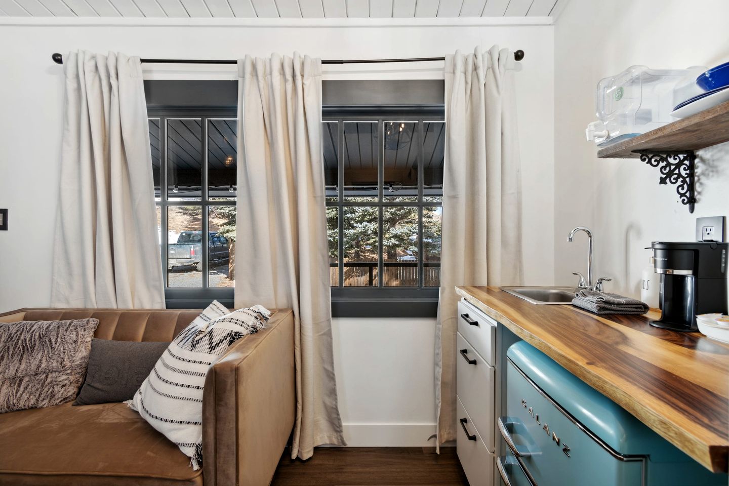 Scenic Lodge Suite with Steam Shower & Hot Tub near Estes Park, Ferncliff Colorado