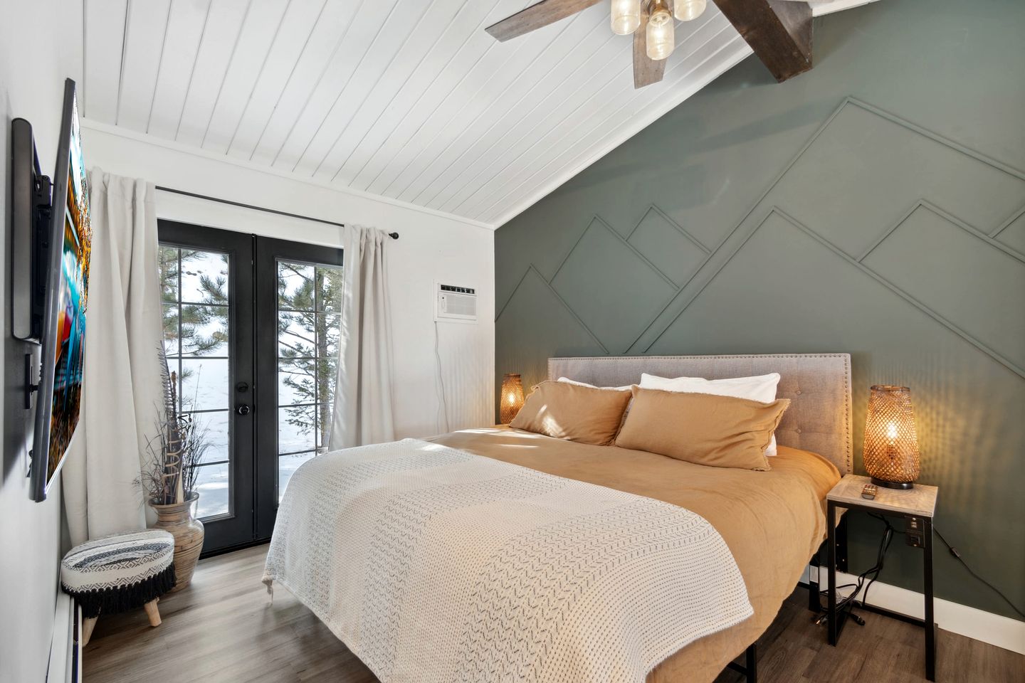 Scenic Lodge Suite with Steam Shower & Hot Tub near Estes Park, Ferncliff Colorado