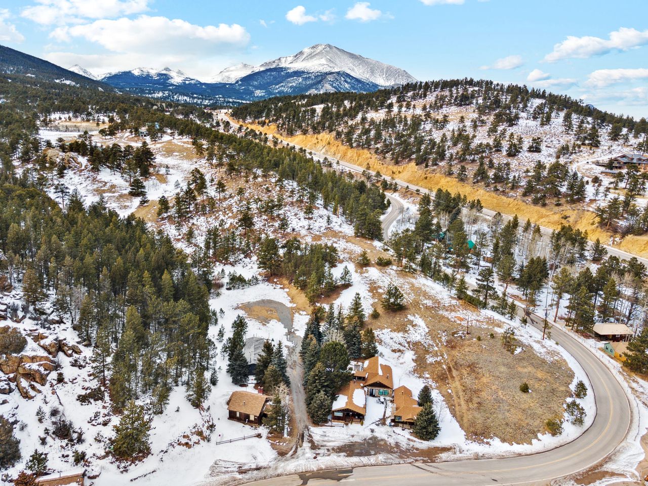 Scenic Lodge Suite with Steam Shower & Hot Tub near Estes Park, Ferncliff Colorado
