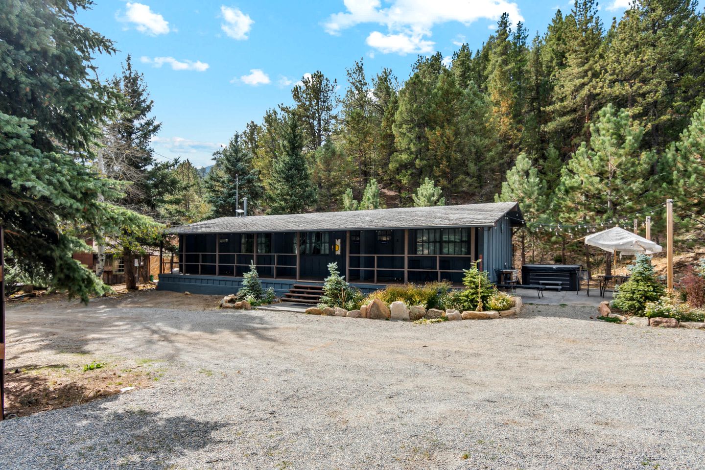 Scenic Lodge Suite with Steam Shower & Hot Tub near Estes Park, Ferncliff Colorado