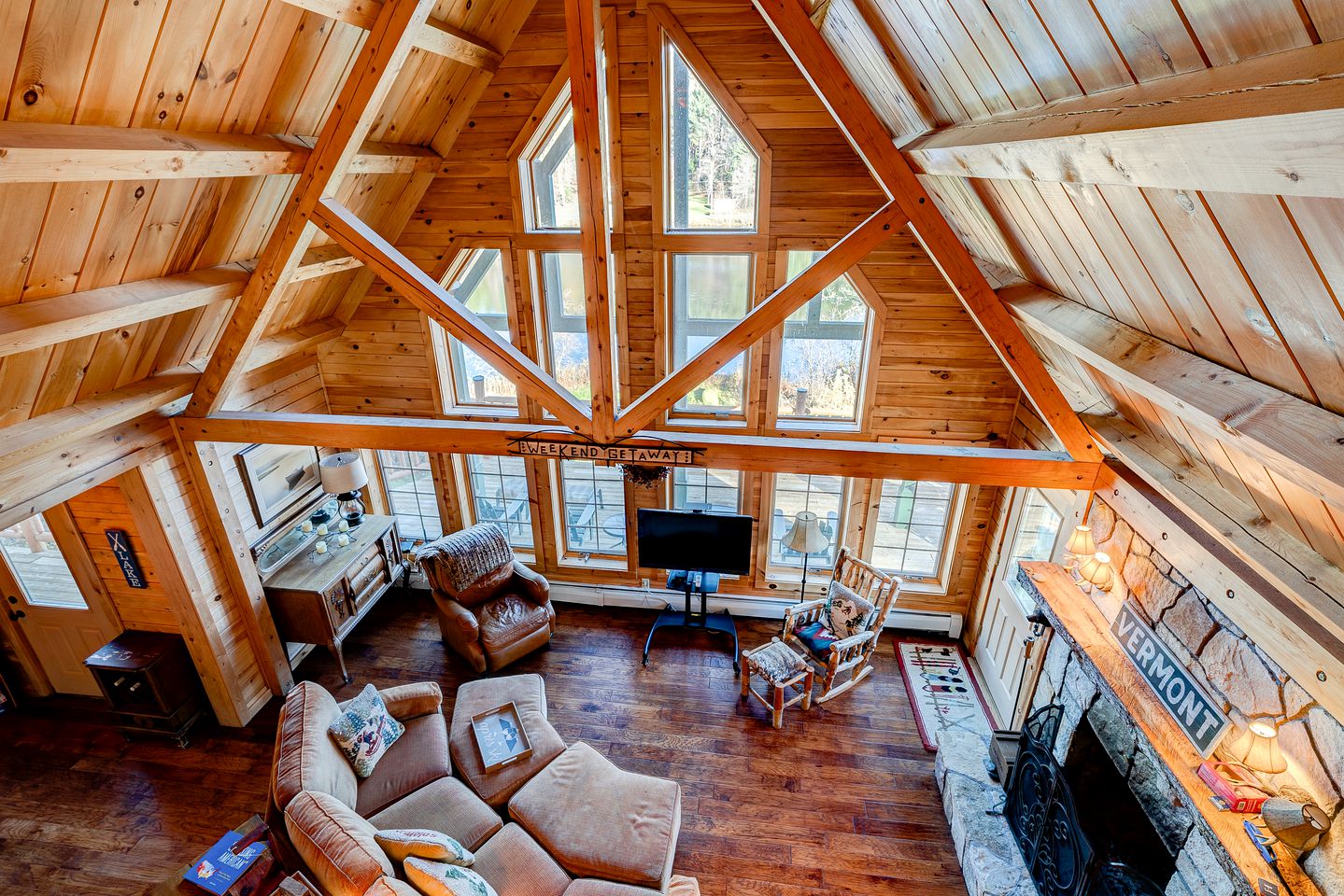 Fascinating Cabin with Game Room and Hot-tub in Spruce Lake, Vermont