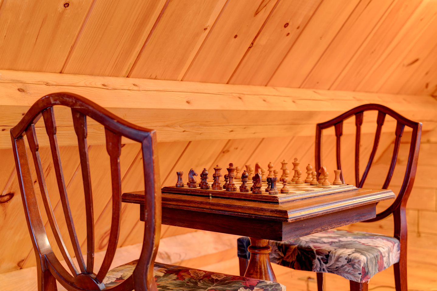 Fascinating Cabin with Game Room and Hot-tub in Spruce Lake, Vermont