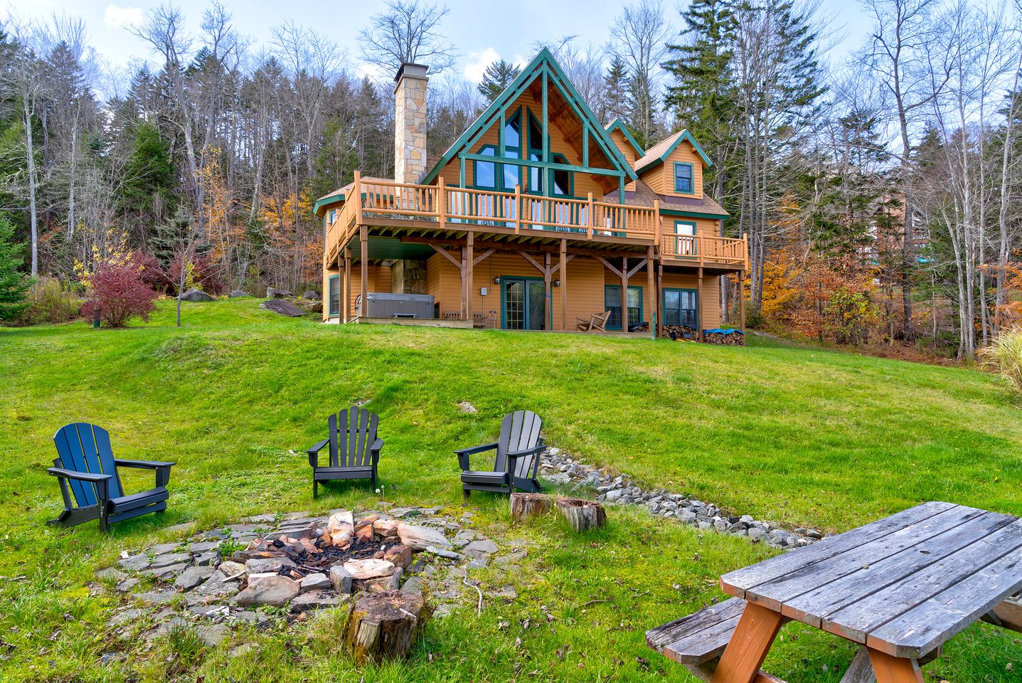 Fascinating Cabin with Game Room and Hot-tub in Spruce Lake, Vermont