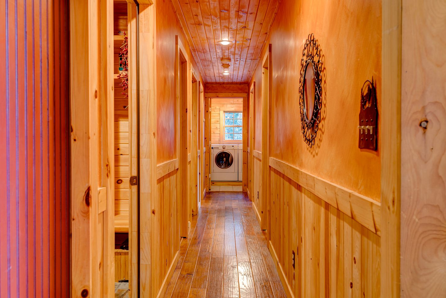 Fascinating Cabin with Game Room and Hot-tub in Spruce Lake, Vermont
