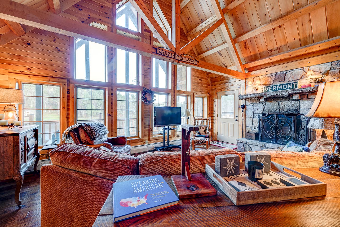 Fascinating Cabin with Game Room and Hot-tub in Spruce Lake, Vermont