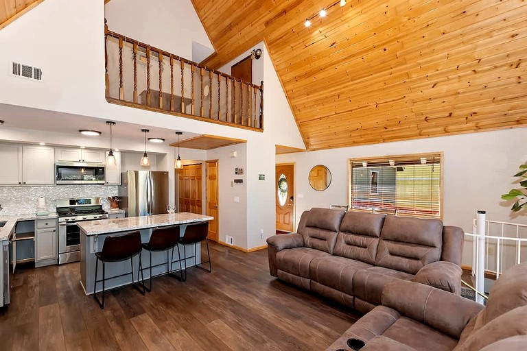 Cabins (United States of America, Big Bear Lake, California)