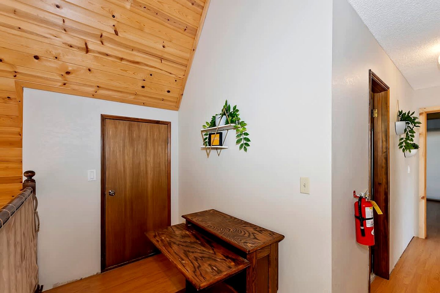 Cozy Mountain Cabin with Outdoor Spa, Bar, and Pool Table Near Big Bear Lake, CA