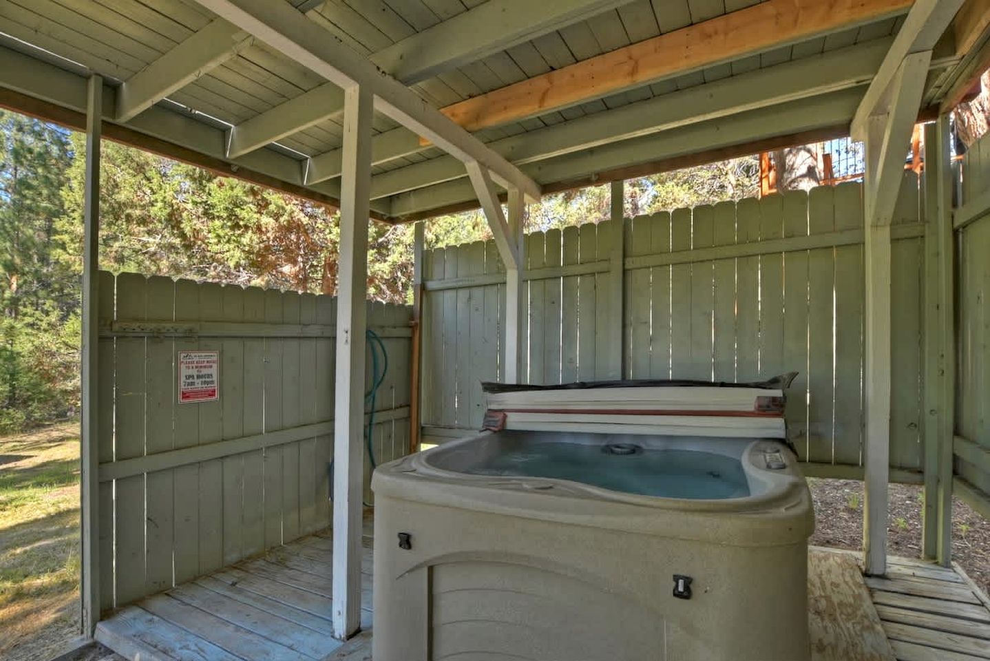 Cozy Mountain Cabin with Outdoor Spa, Bar, and Pool Table Near Big Bear Lake, CA