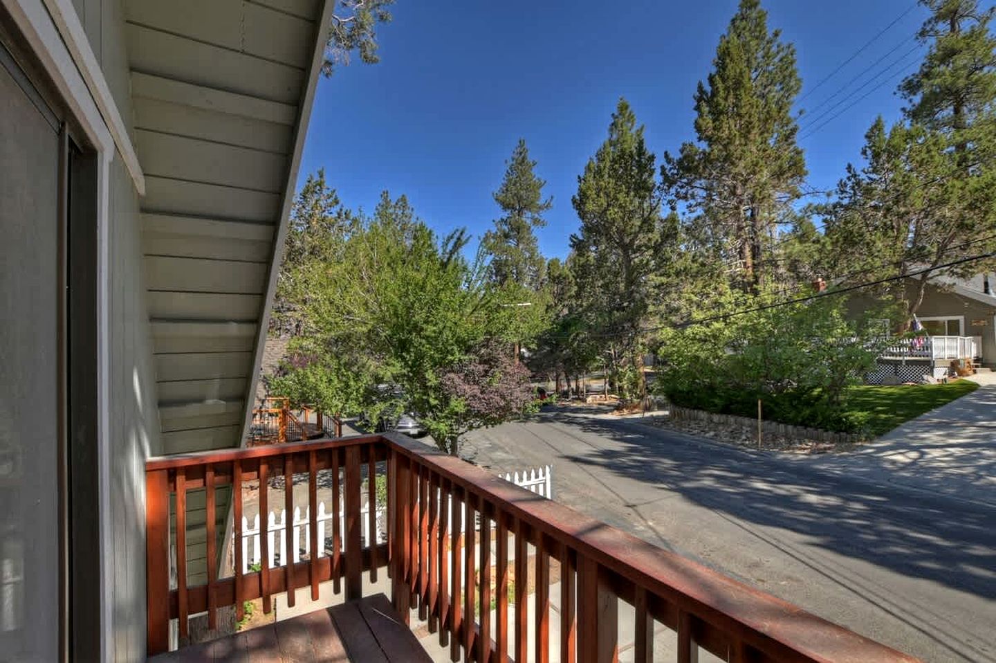 Cozy Mountain Cabin with Outdoor Spa, Bar, and Pool Table Near Big Bear Lake, CA