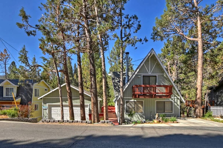 Cabins (United States of America, Big Bear Lake, California)