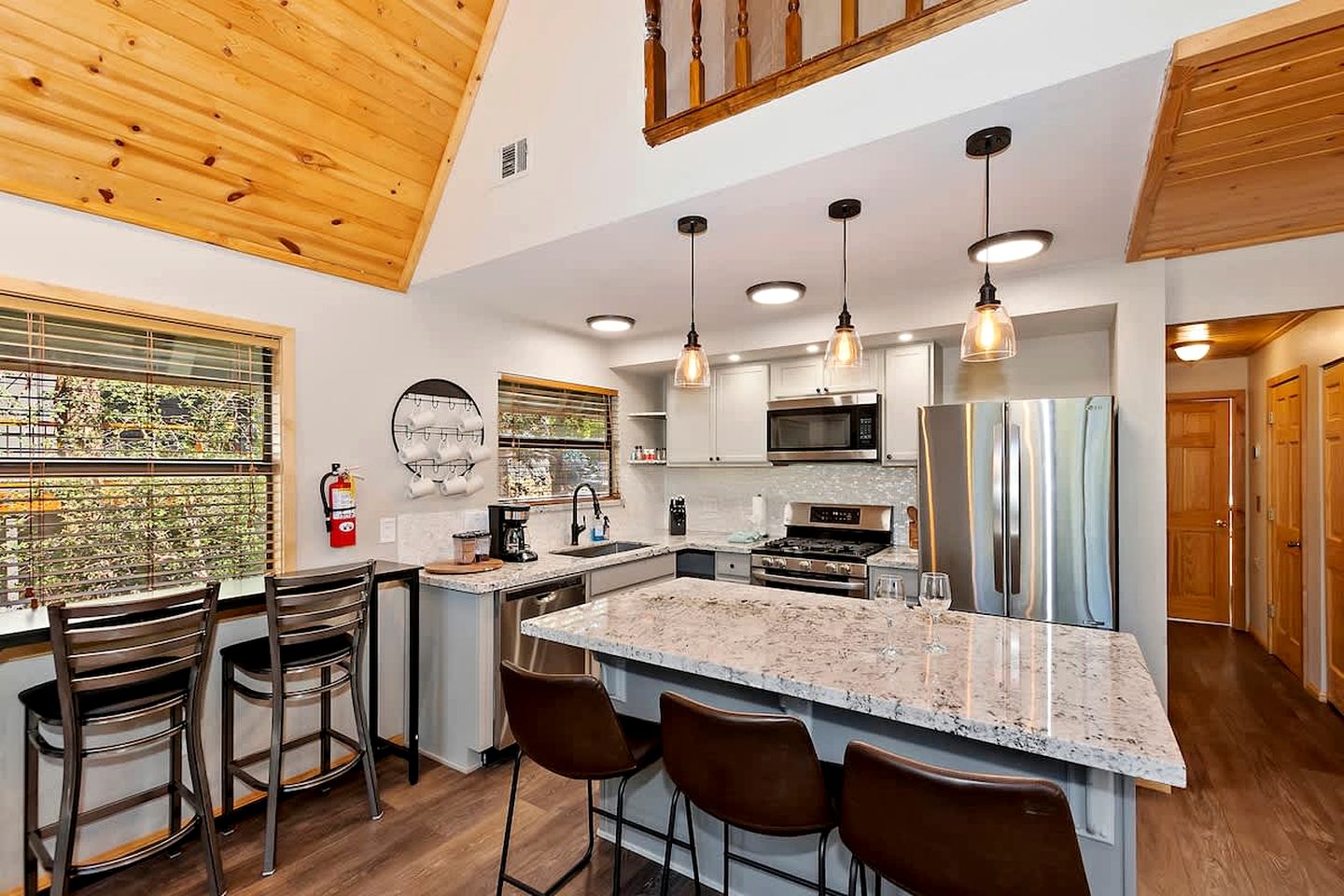 Cozy Mountain Cabin with Outdoor Spa, Bar, and Pool Table Near Big Bear Lake, CA