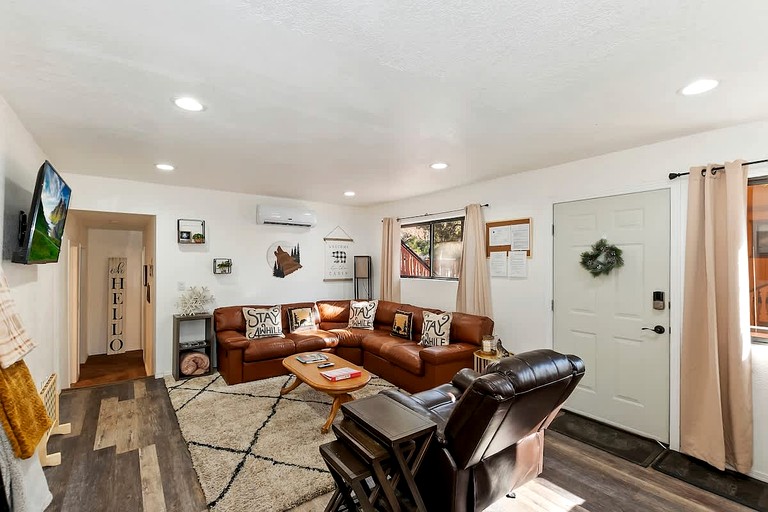 Cabins (United States of America, Big Bear Lake, California)