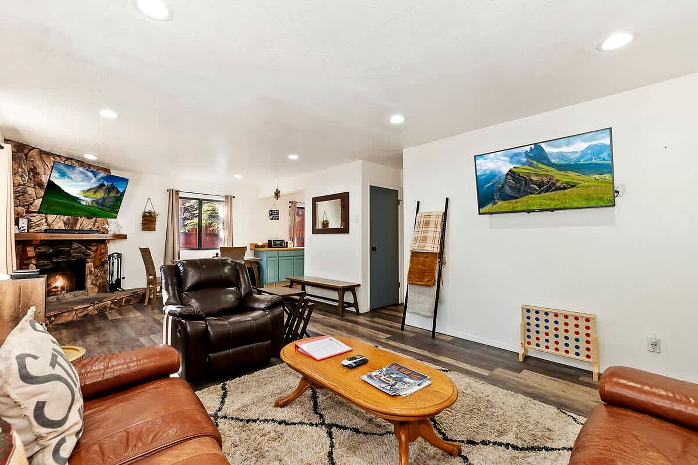 Mountain Bliss: Pet-Friendly Cabin Summit with Hot Tub in Big Bear Lake