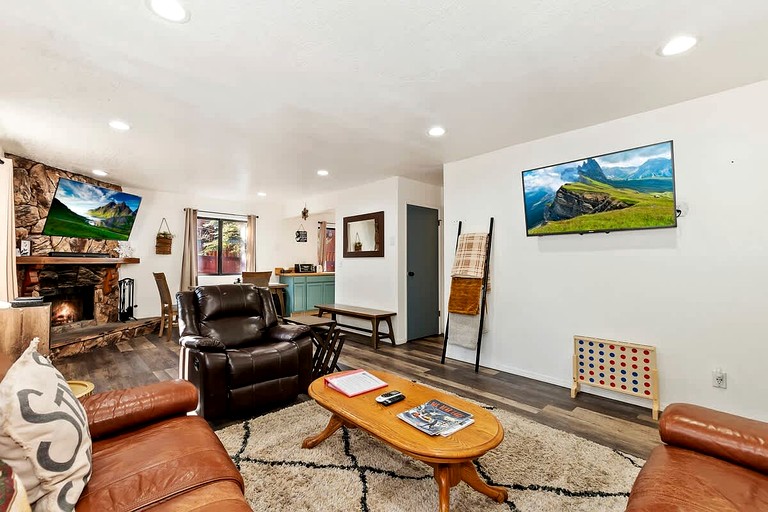 Cabins (United States of America, Big Bear Lake, California)