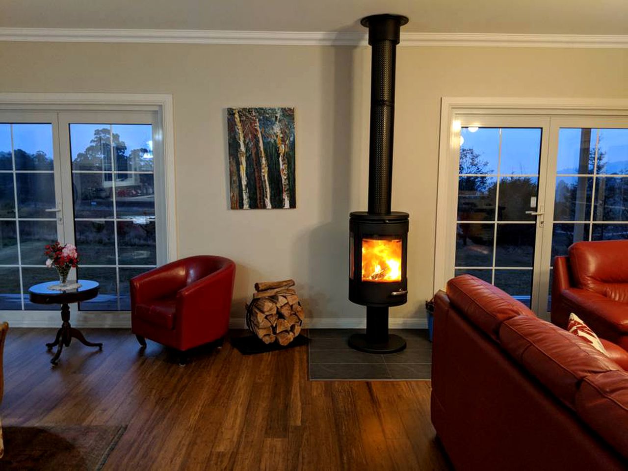 Secluded Cottage Rental Tucked Away in the Countryside near Deloraine, Tasmania