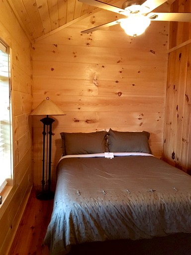 Cabins (United States of America, Purlear, North Carolina)