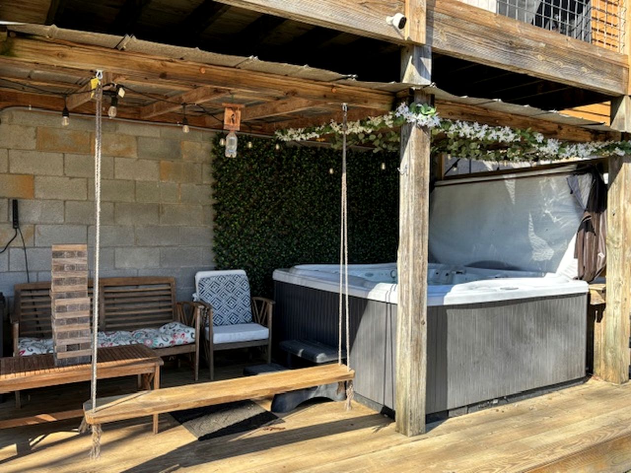 Incredible Mountain Cabin with Private Creek and Hot Tub Allowing Outstanding Views in Bryson City