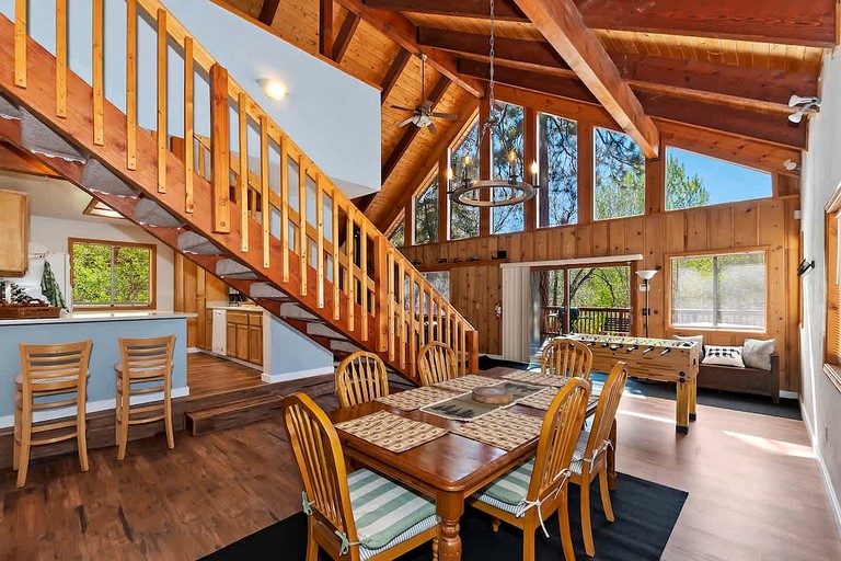 Cabins (United States of America, Big Bear Lake, California)