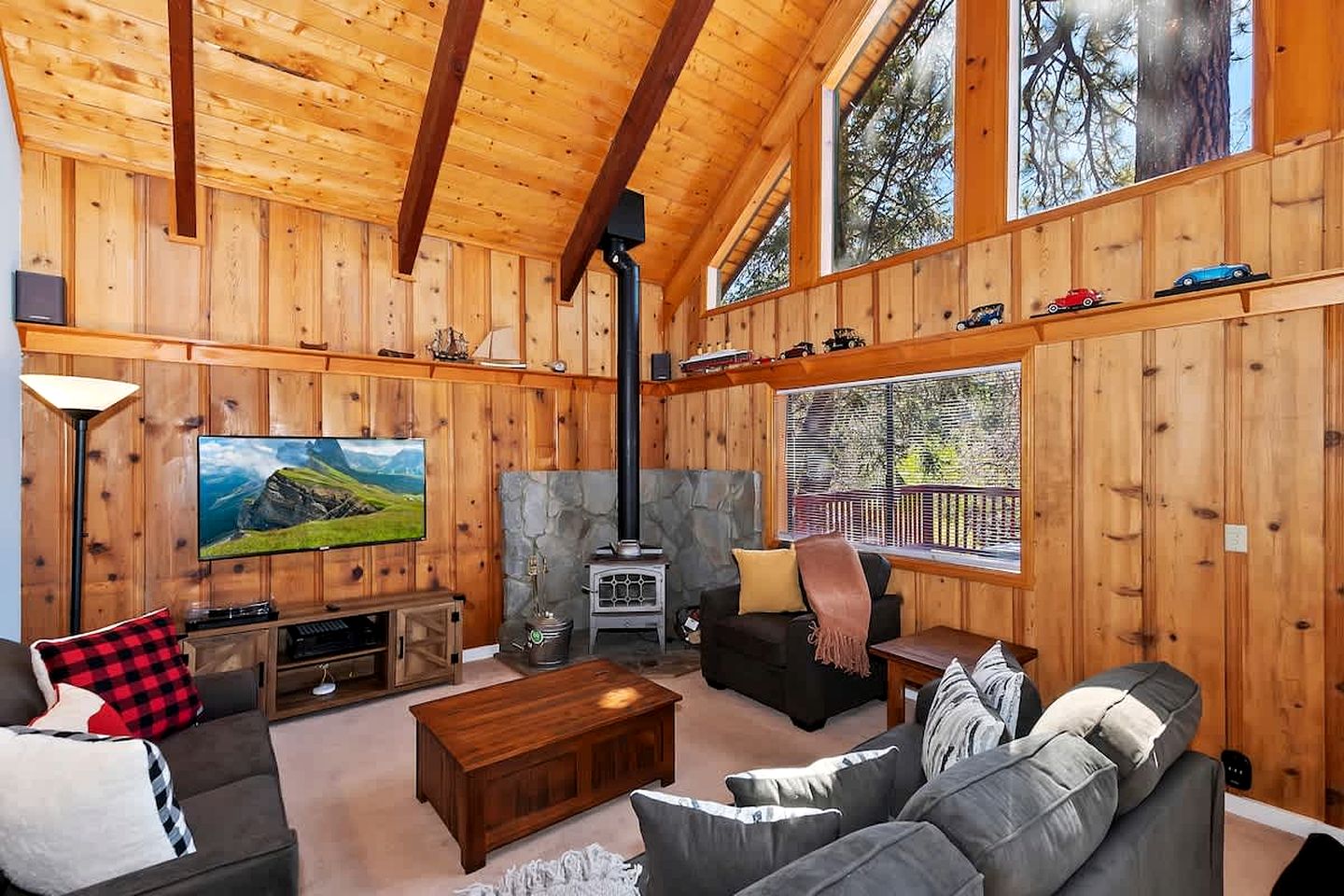 Mountain Cabin with Foosball Table and Outdoor Area in Big Bear Lake, California