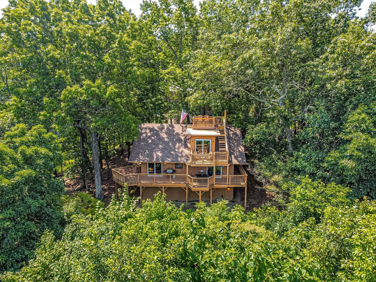 Belle of the Mountain, Panoramic Year Round Mountain View, Crow's Nest, Games in Sautee Nacoochee, Georgia