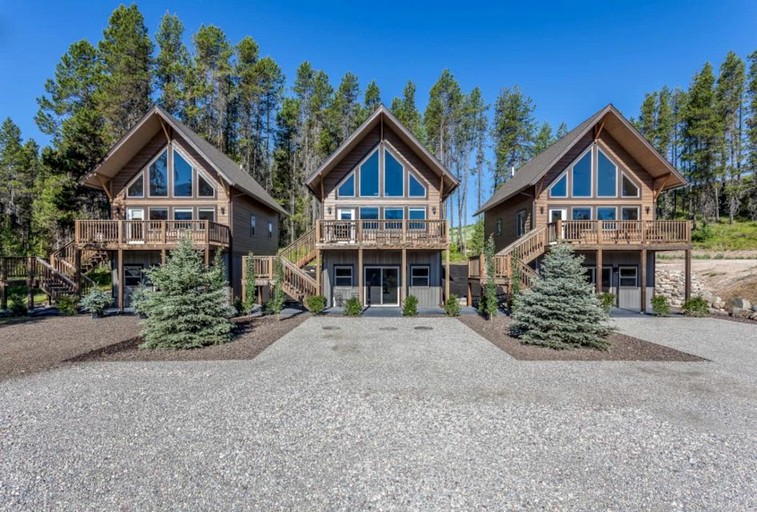 Cabins (United States of America, West Glacier, Montana)