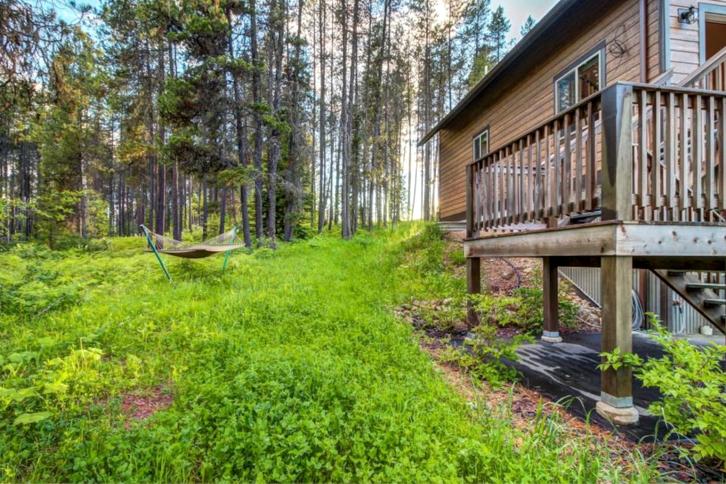 Family-Friendly Cabin Rental with Mountain Vistas near West Glacier, Montana