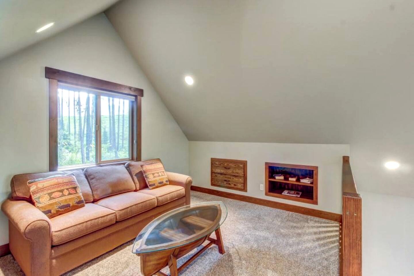 Family-Friendly Cabin Rental with Mountain Vistas near West Glacier, Montana