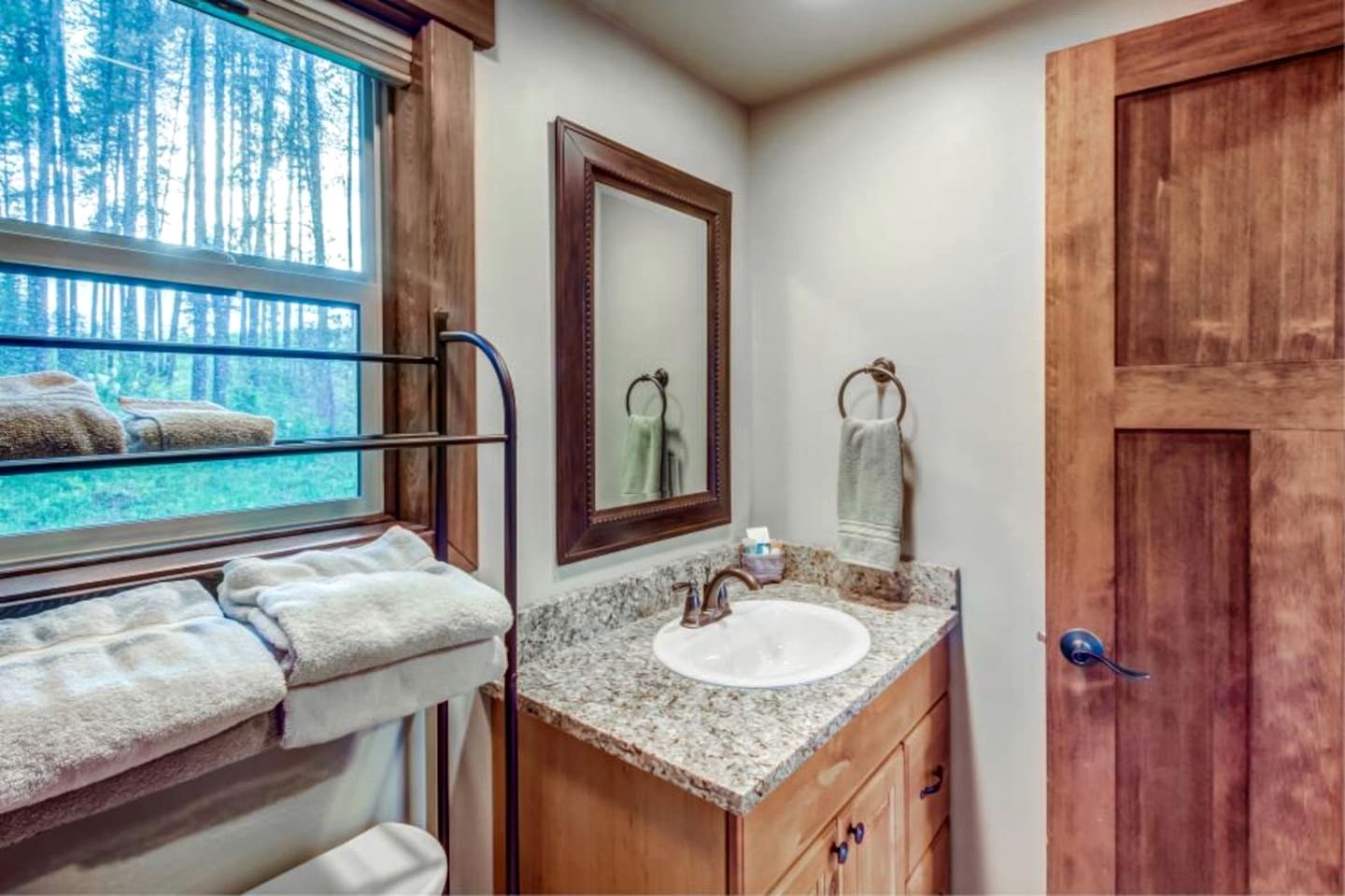 Family-Friendly Cabin Rental with Mountain Vistas near West Glacier, Montana