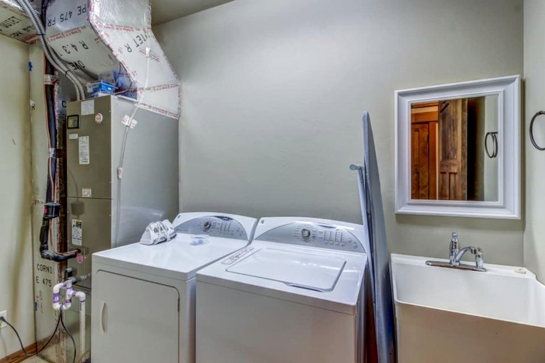 Cabins (United States of America, West Glacier, Montana)