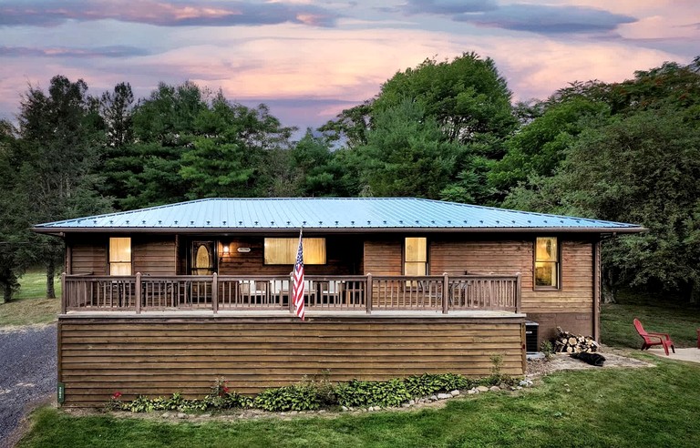 Cabins (United States of America, Stanley, Virginia)